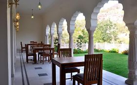 Hotel Raj Bagh Palace